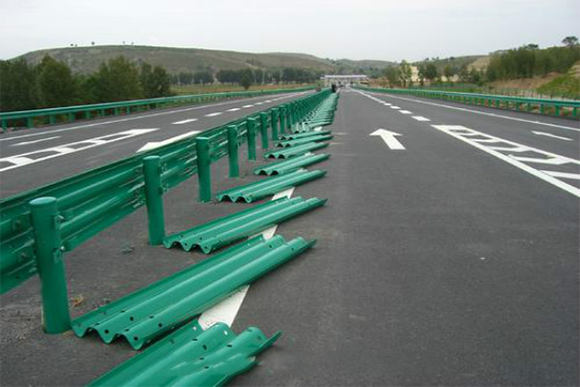 宜春波形护栏的维护与管理确保道路安全的关键步骤